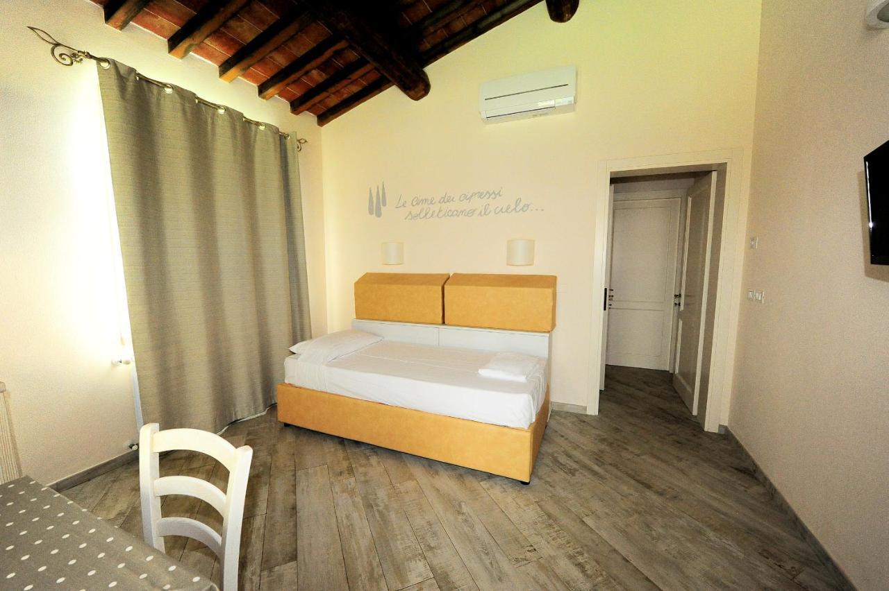 Fattoria Palazzeta - Pet & Family Friendly Aparthotel Чечина Екстериор снимка