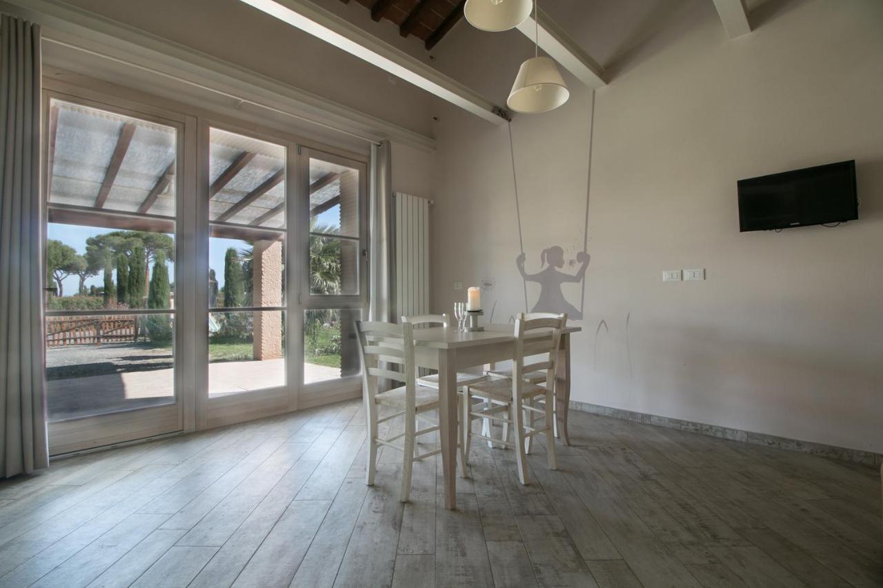 Fattoria Palazzeta - Pet & Family Friendly Aparthotel Чечина Екстериор снимка