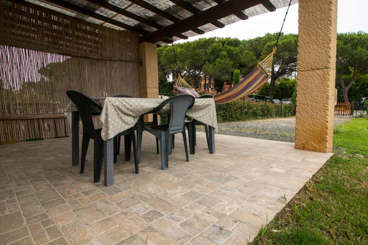 Fattoria Palazzeta - Pet & Family Friendly Aparthotel Чечина Екстериор снимка