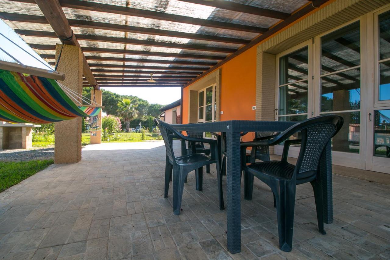 Fattoria Palazzeta - Pet & Family Friendly Aparthotel Чечина Екстериор снимка