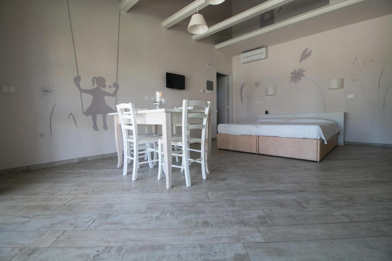 Fattoria Palazzeta - Pet & Family Friendly Aparthotel Чечина Екстериор снимка