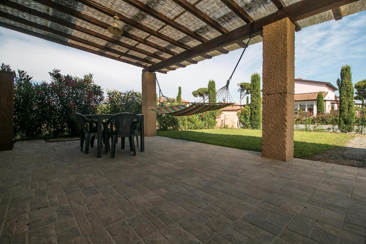 Fattoria Palazzeta - Pet & Family Friendly Aparthotel Чечина Екстериор снимка