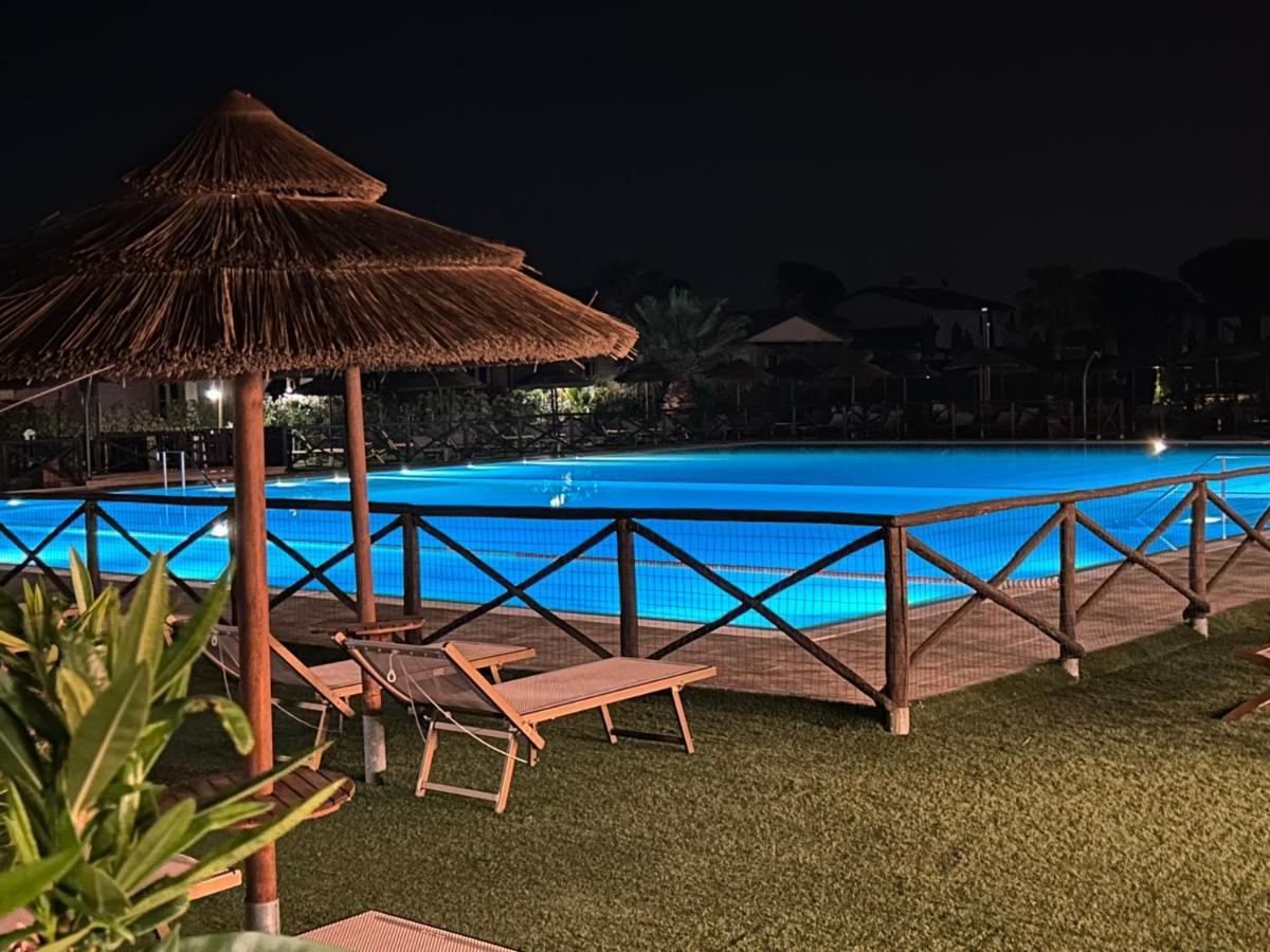 Fattoria Palazzeta - Pet & Family Friendly Aparthotel Чечина Екстериор снимка