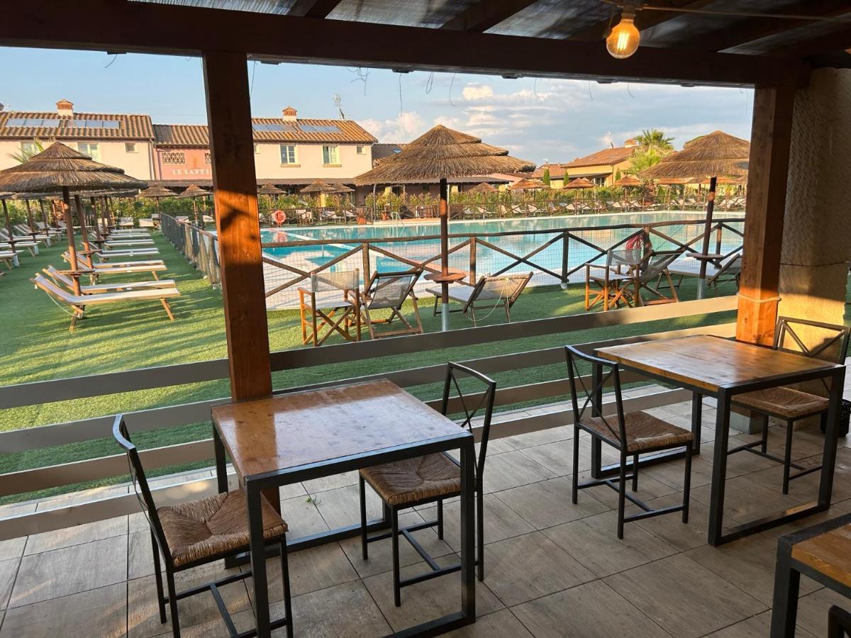 Fattoria Palazzeta - Pet & Family Friendly Aparthotel Чечина Екстериор снимка
