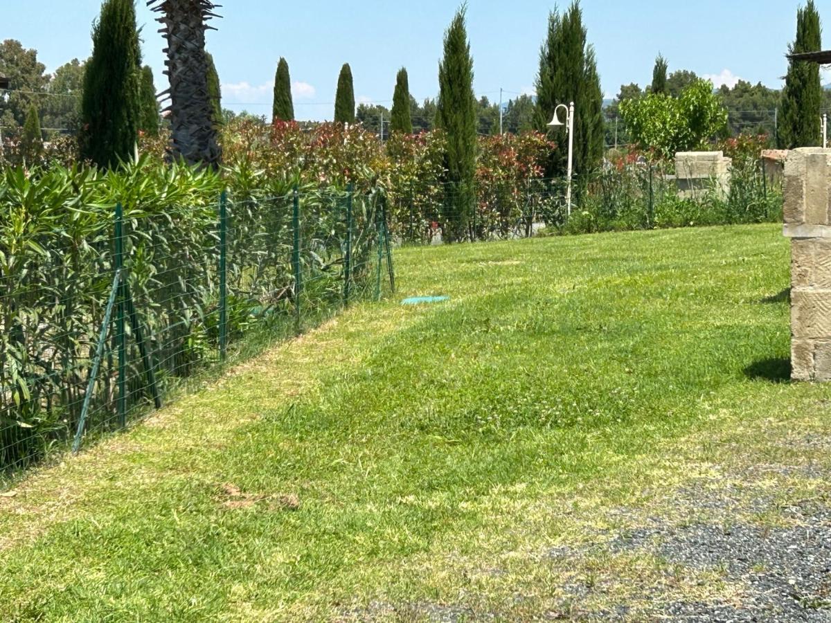 Fattoria Palazzeta - Pet & Family Friendly Aparthotel Чечина Екстериор снимка